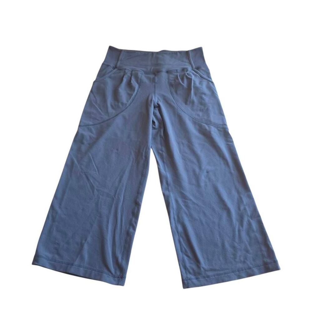 Lululemon womens Sz Sz 6 gray wide led crop pants relax fit